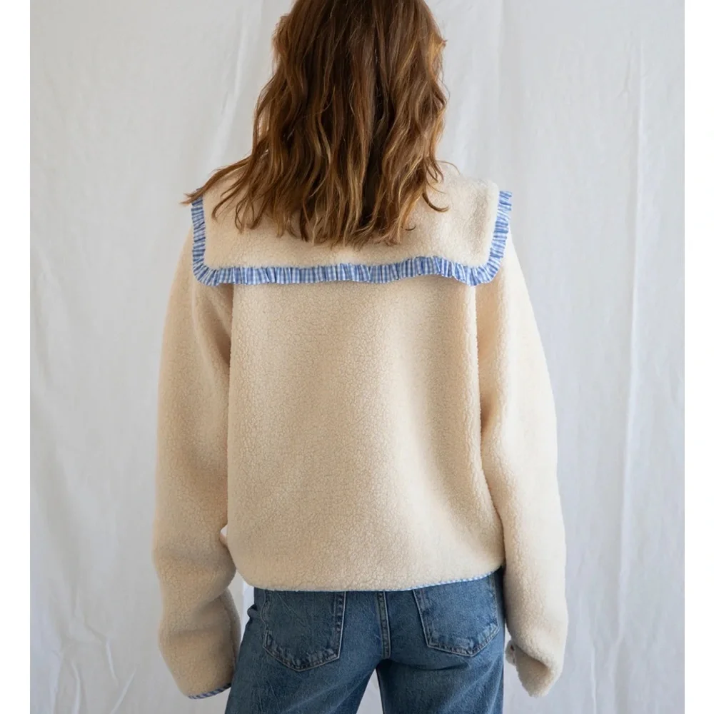 Things between Teddy Jacket with green Accents